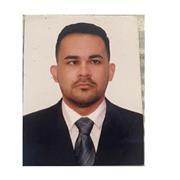 Profesor imparte clase de Física Química nivel Secundaria